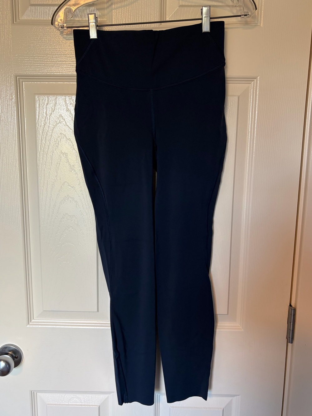 Lululemon base pace tight 25” - size 6